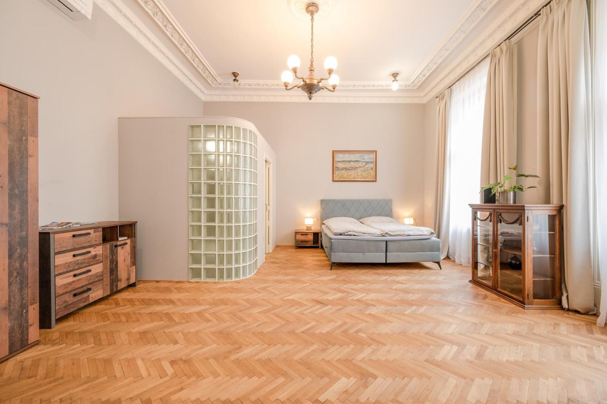 Palace Petrarca Prag Oda fotoğraf